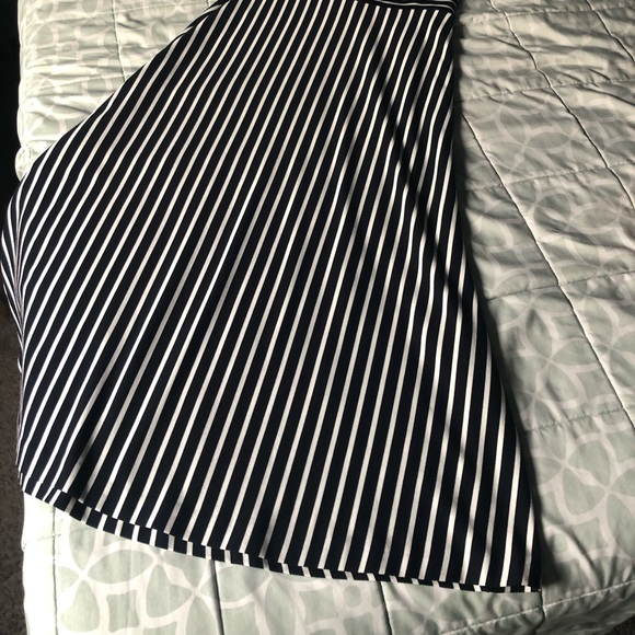 Off The Shoulder Stripe Dress - Picture 2 of 7